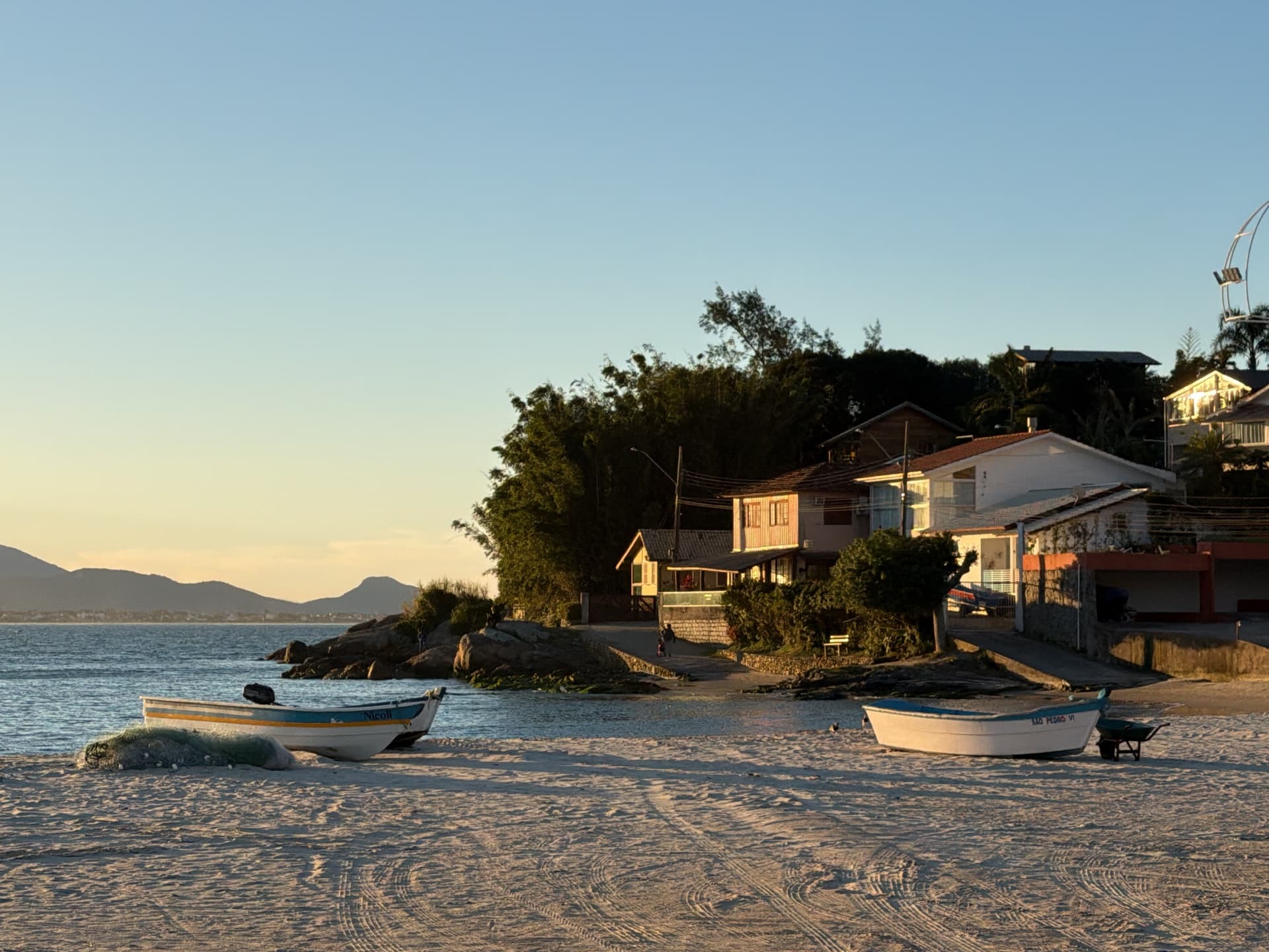 Praia de Baixo — foto 7