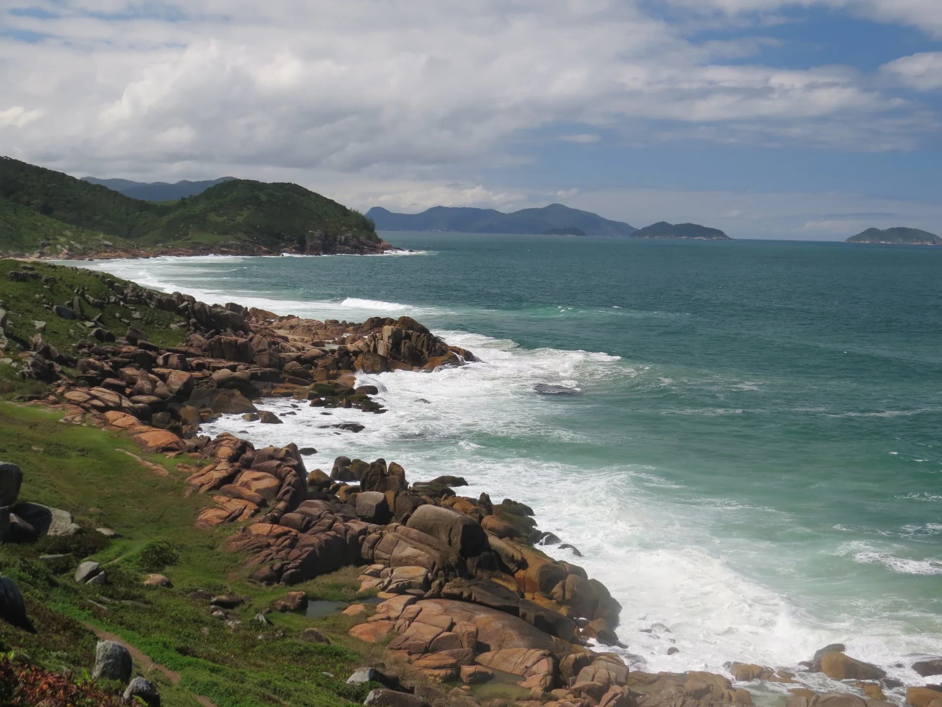 Trilha até a Prainha